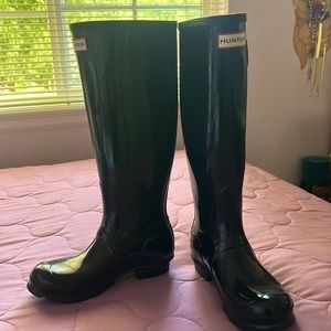 Good condition and used a couple of times. Cute boots!